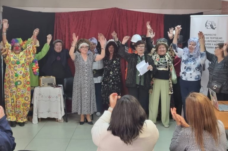 Tierra Amarilla: Culminó proyecto Tertulias Lectoras Interactivas para adultos mayores impulsado por Agrupación Atenas