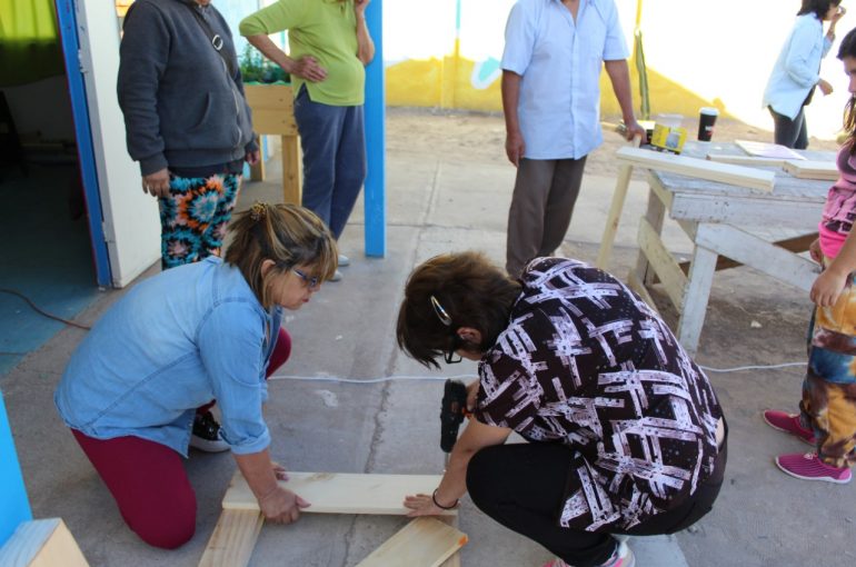 <strong>Vecinos de Paipote participan en talleres de yoga y huertos sustentables</strong>