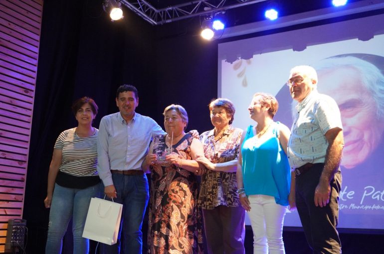 <strong>Artistas y gestores culturales fueron reconocidos con premio cultural “Mario Lorca” Monte Patria 2022</strong>