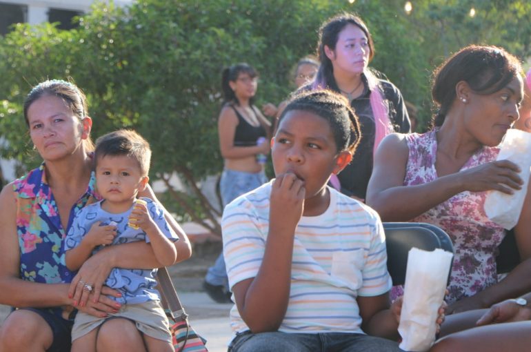 <strong>Con carnaval y diversas presentaciones artísticas se lanzó el programa Patios Culturales en la población Juan Pablo II de Copiapó</strong>