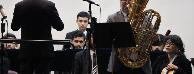 Concierto OSULS cautivó al público con interpretación del tubista Patricio Cosentino y la dirección de David Handel