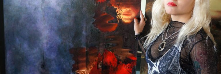 Mutang presenta nueva exposición en CATEGORÍA ARTE, pinturas destacadas de la artista visual Valentina Robledo