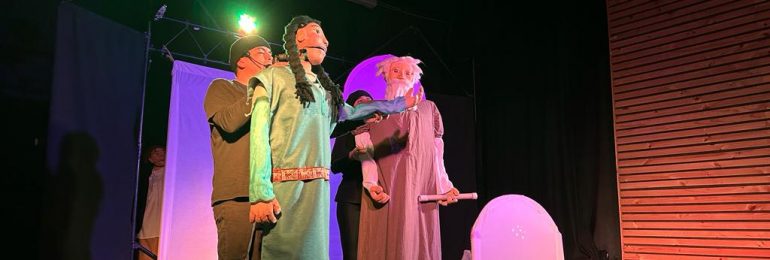Luces, sombras y marionetas: Ojos de Agua deslumbra en triple función teatral en Monte Patria