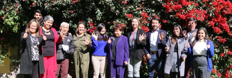 Iniciativa Tejiendo Memorias busca relevar rol de las mujeres durante el golpe militar y la dictadura  