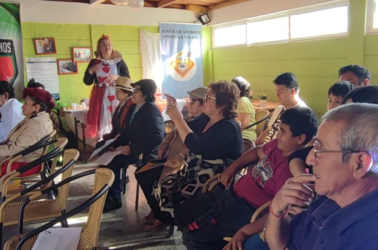 Con entrega de biblioteca culminó el taller “Reminiscencias Lectoras” para adultos mayores impulsado por Agrupación Atenas