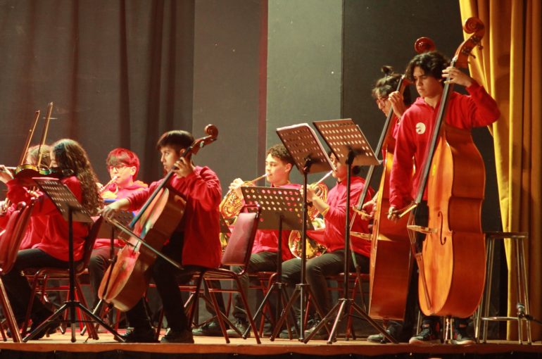 Orquesta Sinfónica Juvenil de Atacama de la FOJI presentó concierto en homenaje a Jorge Peña Hen