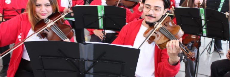 En Liceo Bicentenario de Vallenar se presentó la Orquesta Sinfónica Juvenil de Atacama de la FOJI