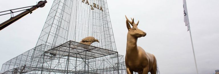 Escuela de Antofagasta recibe donación de obra expuesta en la Bienal SACO1.1 Golpe