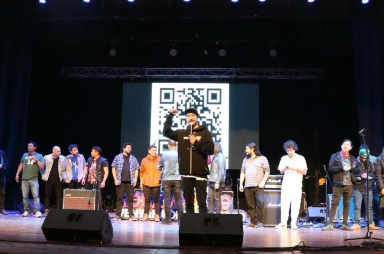 Banda Atacameña El Barrio Negro abrirá el festival público de música más grande del país en Valparaíso  