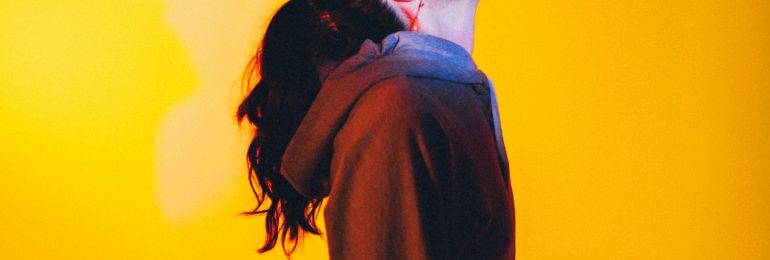 Javiera Mena y Roberto Bravo estarán en los conciertos finales del Concurso de Composición Musical Luis Advis