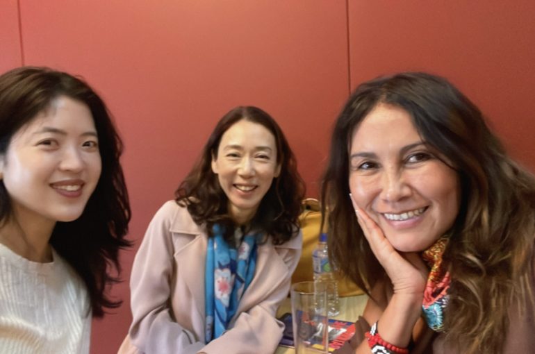 Creadora y gestora cultural regional Alejandra Rojas participó como representante nacional en mercados de Australia y Nueva Zelanda