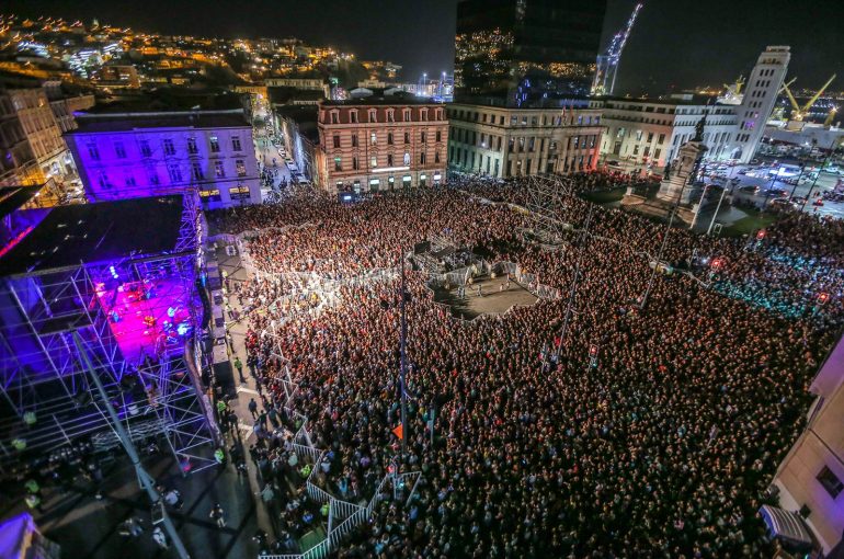 “Trenes Culturales”: Los Jaivas, Congreso y la Orquesta Marga Marga encabezan masiva celebración en Valparaíso