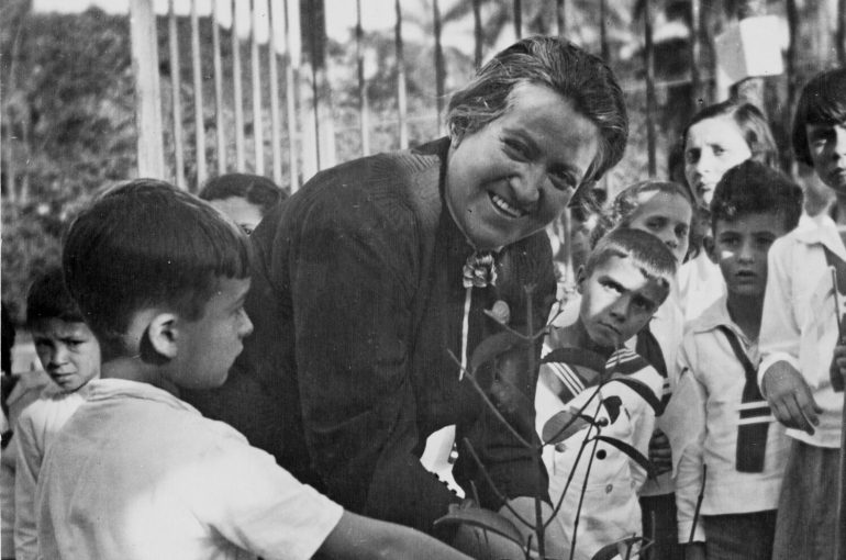 A 80 años del Premio Nobel: dan a conocer actividades para celebrar a Gabriela Mistral en la Región de Valparaíso