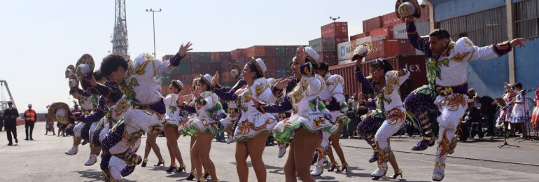 Fragata Capitán Prat arribó a Puerto Antofagasta y fue recibida con emotiva ceremonia