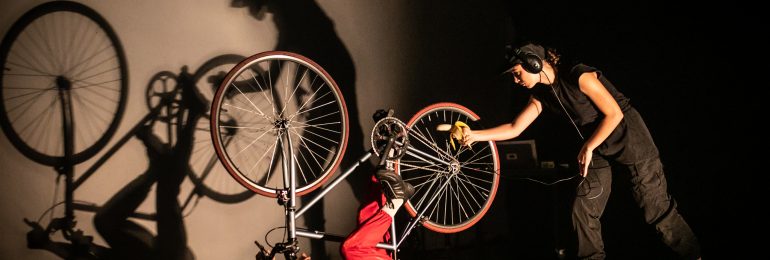 FINTDAZ en mayo: obras sobre la amistad y el flamenco se presentarán en el Salón Municipal Tarapacá