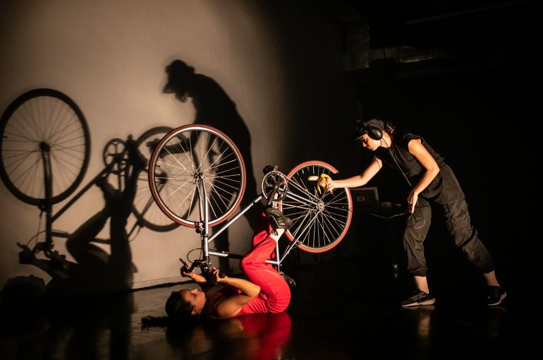 FINTDAZ en mayo: obras sobre la amistad y el flamenco se presentarán en el Salón Municipal Tarapacá