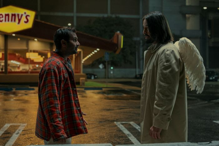 Keanu Reeves es un ángel poco convencional en la nueva comedia “Cuando el cielo se equivoca”
