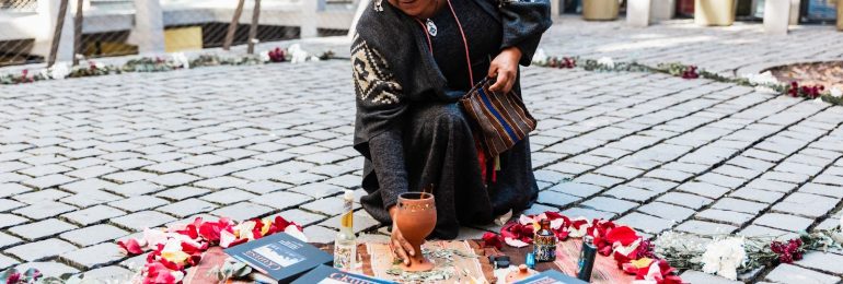 En el día nacional de los pueblos originarios, Yockontur hace entrega de 500 ejemplares del diccionario unificado de la Lengua Ckunsa a escuelas públicas de la Región Metropolitana 