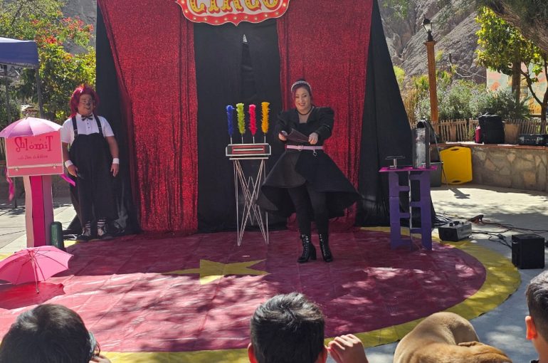 Programa Maletines Culturales llevó magia y alegría a Huatacondo