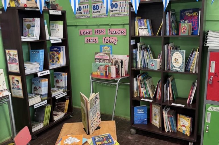 Seremis de las Culturas y Educación realizan Ruta Lectora por diversas localidades de la región de Antofagasta